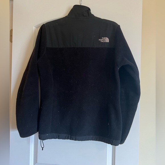 Women’s Size Medium, Black North Face Zip-Up Jacket. - Picture 2 of 3